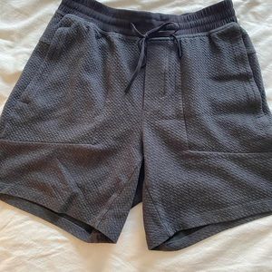LULULEMON AT EASE SHORT 7”